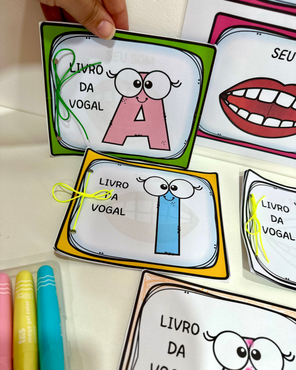 LIVRINHOS DAS VOGAIS - Image 3