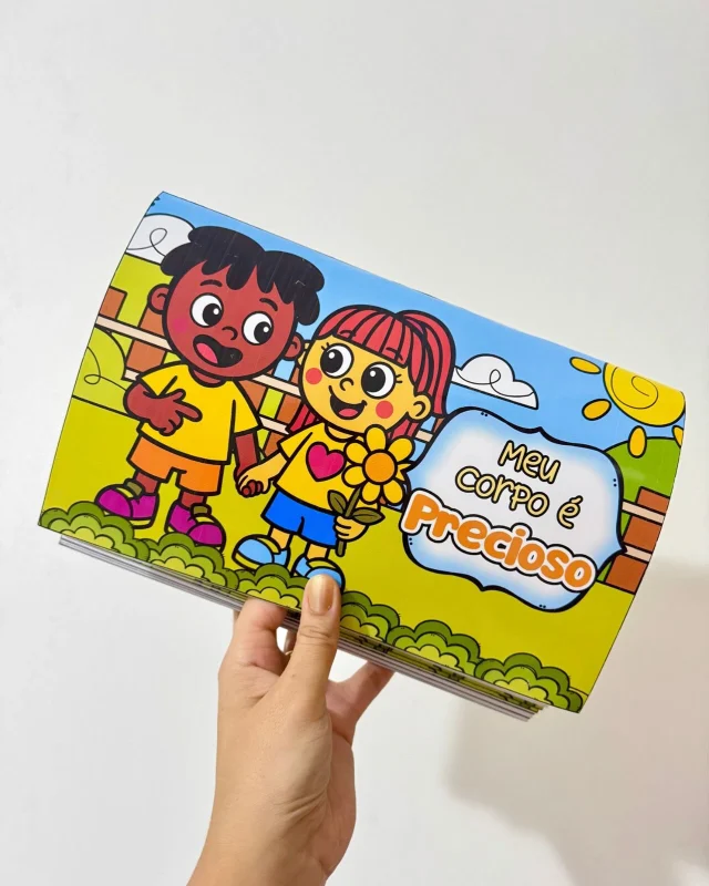 🧡 Livro 3D “Meu Corpo é Precioso” 🧡

🔸 Livro 3D “Meu Corpo é Precioso” para trabalhar o tema “Maio Laranja” com crianças da Educação Infantil e séries iniciais do Ensino fundamental.

✨ O arquivo inclui vídeo tutorial de montagem.

🥰 Proposta linda para trabalhar o tema de forma intencional e direcionada.

✅ O arquivo vai em PDF, pronto para impressão.

💰R$5,00

🛍️ Para adquirir comente “eu quero”, chame no direct ou acesse a loja na bio.
.
.
.
#prof #professor #professora #pedagoga #pedagogo #pedagogia #profporamor #profcriativa #educacao #educacaoinfantil #ensino #ensinofundamental