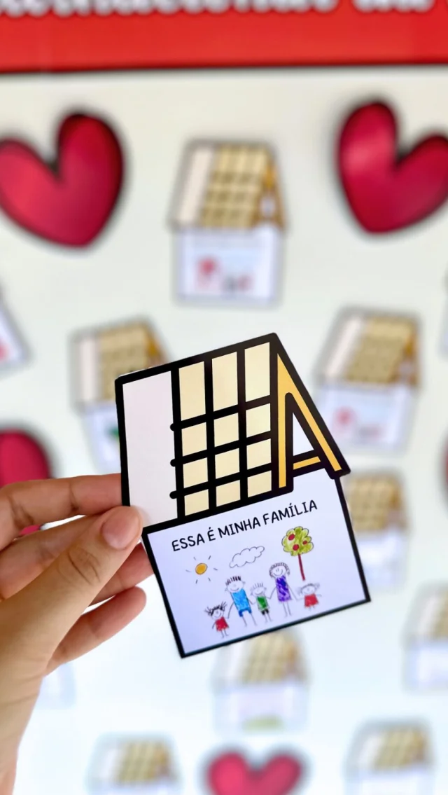 💖 Decoração de Porta Dia da Família 💖

🥰 Arquivo para decoração de porta tema Dia Internacional da Família. o arquivo vai em PDF pronto para impressão e inclui as imagens já ampliadas e casinhas na opção colorida e para colorir, para a criança desenhar sua família.

✨ Para impressão recomenda-se papel de gramatura 180.

📏 Medidas do arquivo montado: 77cm de largura e 1,70m de altura.

✅ O arquivo vai em PDF, pronto para impressão.

💰R$7,00

🛍️ Para adquirir comente “eu quero”, chame no direct ou acesse a loja na bio.
.
.
.
#prof #professor #professora #pedagoga #pedagogo #pedagogia #profporamor #profcriativa #educacao #educacaoinfantil #ensino #ensinofundamental
