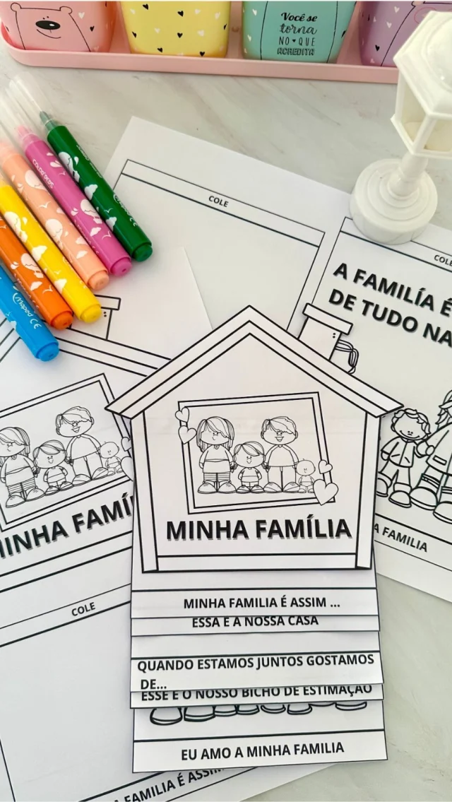 💖 Flipbook Minha Família 💖

🥰 Arquivo Flipbook Minha Família, para trabalhar o tema com crianças da Educação Infantil. 

🤩 No total o livrinho fica com 6 páginas.

✨ Objetivos da proposta:
* Trabalhar o tema “Família”
* Desenho
* Pintura
* Recorte e colagem
* Imaginação

✅ O arquivo vai em PDF, pronto para impressão.

💰R$5,00

🛍️ Para adquirir comente “eu quero”, chame no direct ou acesse a loja na bio.
.
.
.
#prof #professor #professora #pedagoga #pedagogo #pedagogia #profporamor #profcriativa #educacao #educacaoinfantil #ensino #ensinofundamental