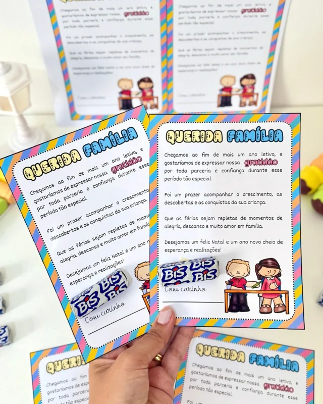 💖 Cartão Família Editável 💖

✨ Cartão editável “Querida Família” para turmas de Educação Infantil e séries iniciais do Ensino Fundamental.

🤩 O material vai com um texto de agradecimento, e também vai na opção editável para você personalizar o texto de acordo com sua necessidade.

🥰 Ao adquirir você também recebe o tutorial de edição.

✅ O arquivo vai em PDF pronto para impressão e também na versão editável através do Canva gratuito.

💰R$4,00

🛍️ Para adquirir comente “eu quero”, chame no direct ou acesse a loja na bio.
.
.
.
#prof #professor #professora #pedagoga #pedagogo #pedagogia #profporamor #profcriativa #educacao #educacaoinfantil #ensino #ensinofundamental