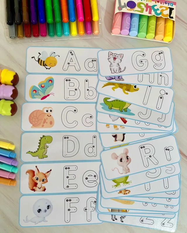 ✨ Traçando o Alfabeto ✨

🥰 O arquivo ‘Traçando o Alfabeto’ é uma ferramenta educativa especialmente desenvolvida para trabalhar a coordenação motora fina e o reconhecimento das letras do alfabeto com crianças da Educação Especial.

🤩 O material inclui 26 fichas com letras do alfabeto. 

🥳 É recomendado imprimir em papel fotográfico de gramatura 180 e passar papel contact para que se possa escrever e apagar com caneta para quadro branco.

✅ O arquivo vai em PDF, pronto para impressão.

💰R$7,00

🛍️ Para adquirir comente “eu quero”, chame no direct ou acesse a loja na bio.
.
.
.
#prof #professor #professora #pedagoga #pedagogo #pedagogia #profporamor #profcriativa #educacao #educacaoinfantil #ensino #ensinofundamental
