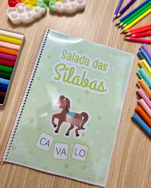✨ Salada das Sílabas ✨

💖 A apostila Salada das Sílabas inclui 32 páginas de atividades, com propostas para trabalhar a consciência silábica, a leitura de sílabas e a construção das palavras de forma prazerosa e atrativa para a criança.

🤩 Inclui 2 variações de atividades, uma na opção colorida e a segunda proposta traz figuras para colorir, e as sílabas para serem recortadas e ordenadas nos espaços correspondentes.

✅ O arquivo vai em PDF, pronto para impressão.

💰R$6,00

🛍️ Para adquirir comente “eu quero”, chame no direct ou acesse a loja na bio.
.
.
.
#prof #professor #professora #pedagoga #pedagogo #pedagogia #profporamor #profcriativa #educacao #educacaoinfantil #ensino #ensinofundamental