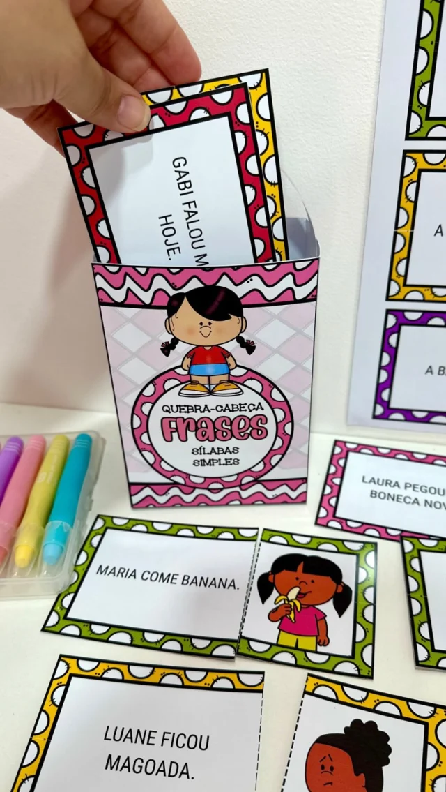 ✨ Quebra-cabeça Frases Sílabas Simples ✨

🤩 Quebra-cabeça das Frases Sílabas Simples para trabalhar o conteúdo com crianças em fase de Alfabetização.

💖 O material inclui 12 fases ilustradas para pareamento e sacolinha para guardar o material.

😁 Objetivos da proposta:
* Desenvolver a compreensão leitora
* Estimular a associação entre texto e imagem
* Trabalhar a estruturação de frases
* Promover a habilidade de sequência lógica
* Ampliar o vocabulário
* Incentivar a atenção e a concentração
* Estimular o raciocínio lógico
* Apoiar o desenvolvimento da autonomia na leitura
* Tornar o aprendizado mais lúdico e interativo

✅ O arquivo vai em PDF, pronto para impressão.

💰R$5,00

🛍️ Para adquirir comente “eu quero”, chame no direct ou acesse a loja na bio.
.
.
.
#prof #professor #professora #pedagoga #pedagogo #pedagogia #profporamor #profcriativa #educacao #educacaoinfantil #ensino #ensinofundamental