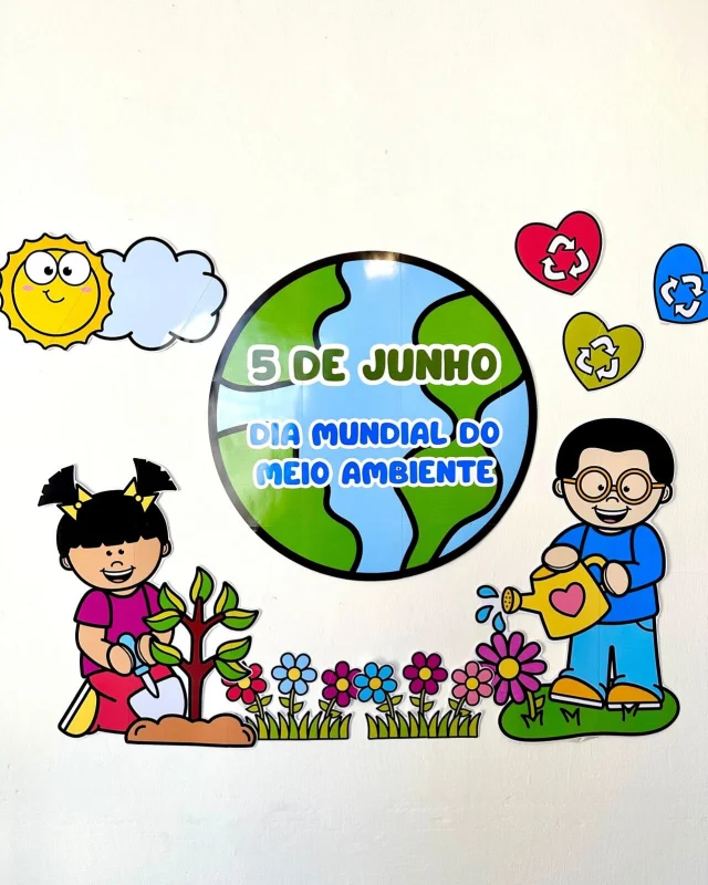 🌎 Painel Dia Mundial do Meio Ambiente 🌎

🌳 Painel para trabalhar o tema Dia Mundial do Meio Ambiente com crianças da Educação Infantil e das séries iniciais do Ensino Fundamental.

🤩 O arquivo também acompanha vídeo tutorial de montagem.

✨ Para impressão é recomendado utilizar papel de gramatura 180 e cola de silicone líquida.

📏 Medidas do painel montado: 1,3m de largura por 90cm de altura.

✅ O arquivo vai em PDF, pronto para impressão.

💰R$7,00

🛍️ Para adquirir comente “eu quero”, chame no direct ou acesse a loja na bio.
.
.
.
#prof #professor #professora #pedagoga #pedagogo #pedagogia #profporamor #profcriativa #educacao #educacaoinfantil #ensino #ensinofundamental