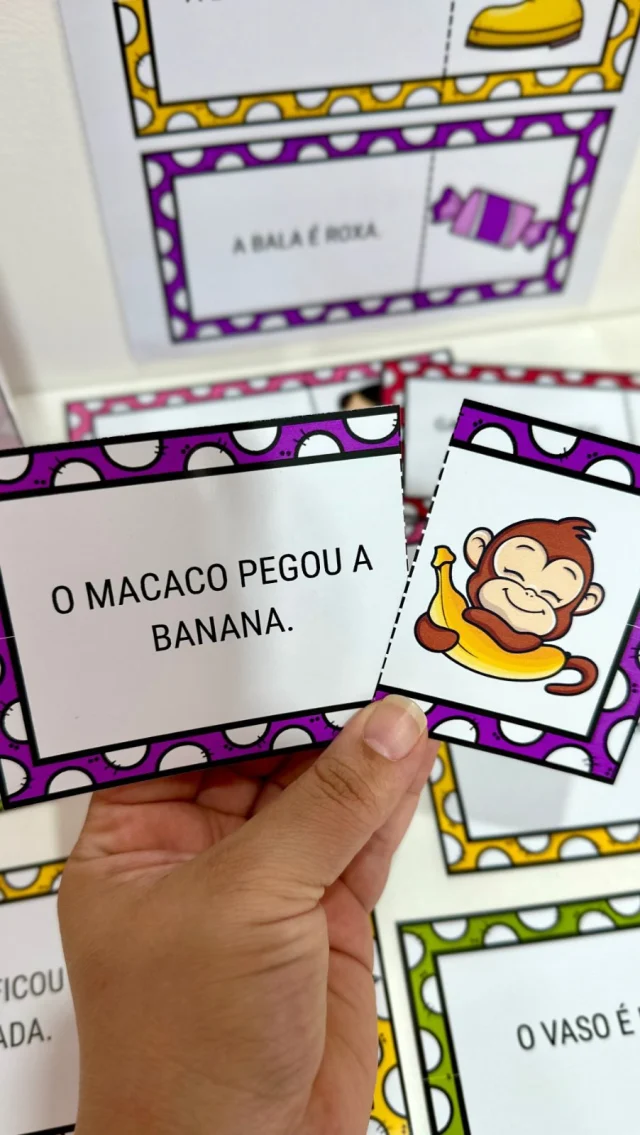 ✨ Quebra-cabeça Frases Sílabas Simples ✨

🤩 Quebra-cabeça das Frases Sílabas Simples para trabalhar o conteúdo com crianças em fase de Alfabetização.

💖 O material inclui 12 fases ilustradas para pareamento e sacolinha para guardar o material.

😁 Objetivos da proposta:
* Desenvolver a compreensão leitora
* Estimular a associação entre texto e imagem
* Trabalhar a estruturação de frases
* Promover a habilidade de sequência lógica
* Ampliar o vocabulário
* Incentivar a atenção e a concentração
* Estimular o raciocínio lógico
* Apoiar o desenvolvimento da autonomia na leitura
* Tornar o aprendizado mais lúdico e interativo

✅ O arquivo vai em PDF, pronto para impressão.

💰R$5,00

🛍️ Para adquirir comente “eu quero”, chame no direct ou acesse a loja na bio.
.
.
.
#prof #professor #professora #pedagoga #pedagogo #pedagogia #profporamor #profcriativa #educacao #educacaoinfantil #ensino #ensinofundamental