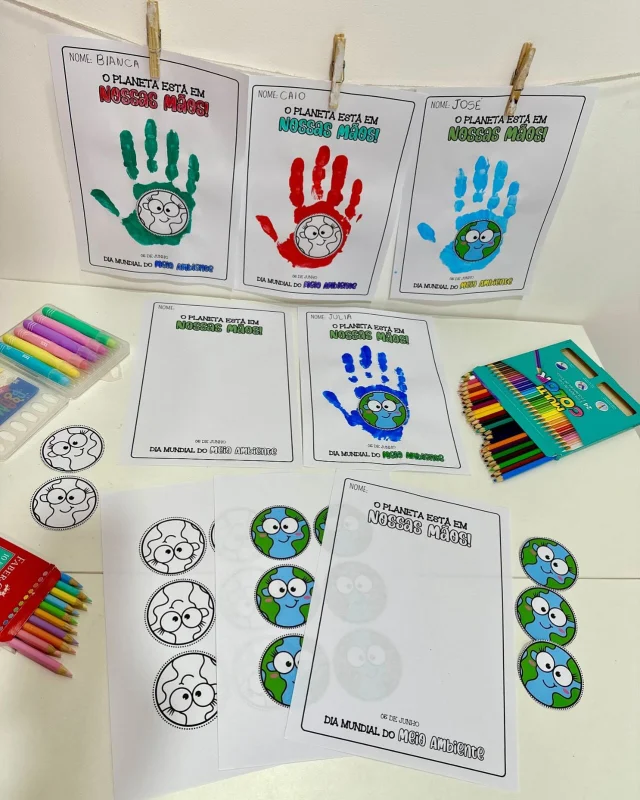 🌳 Atividade Carimbo de Mão Dia do Meio Ambiente 🌳

💚 Atividade “O Planeta está em nossas mãos” para trabalhar o tema Meio Ambiente com crianças da Educação Infantil e séries iniciais do Ensino Fundamental.

🤩 O material vai com variações coloridas e para colorir, e para realizar a proposta a criança irá carimbar a mão utilizando tinta guache.

✅ O arquivo vai em PDF, pronto para impressão.

💰R$3,00

🛍️ Para adquirir comente “eu quero”, chame no direct ou acesse a loja na bio.
.
.
.
#prof #professor #professora #pedagoga #pedagogo #pedagogia #profporamor #profcriativa #educacao #educacaoinfantil #ensino #ensinofundamental