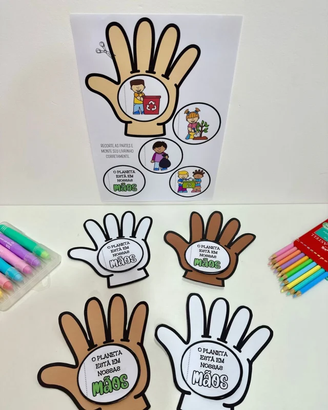 🌎 Livrinho “O Planeta Está Em Nossas Mãos” 🌎

💚 Livrinho “O Planeta está em nossas mãos”, para trabalhar o Dia Mundial do Meio Ambiente com crianças da Educação Infantil.

🤩 O arquivo vai na opção colorida e para colorir.

🥰 Desenvolve a conscientização sobre os cuidados com o Meio Ambiente, além de estimular habilidades manuais e criatividade.

✅ O arquivo vai em PDF, pronto para impressão.

💰R$4,00

🛍️ Para adquirir comente “eu quero”, chame no direct ou acesse a loja na bio.
.
.
.
#prof #professor #professora #pedagoga #pedagogo #pedagogia #profporamor #profcriativa #educacao #educacaoinfantil #ensino #ensinofundamental