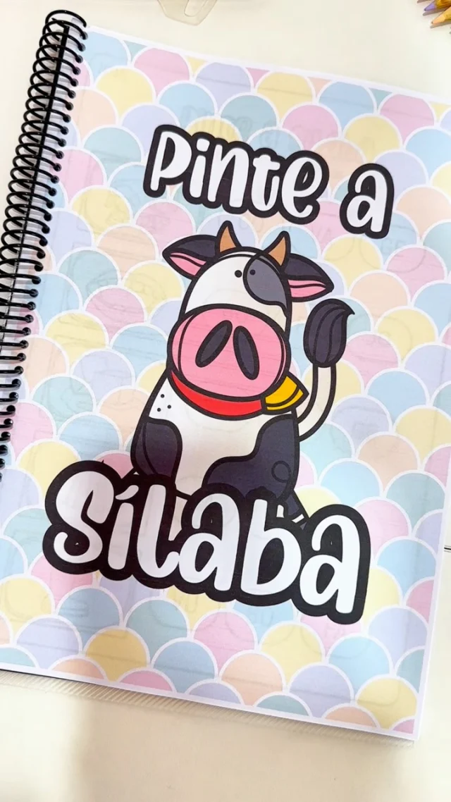 ✨ Apostila Pinte a Sílaba ✨

🤩 Apostila “Pinte a Sílaba” para trabalhar diversas habilidades com crianças da Educação Infantil e crianças em fase de Alfabetização.

😀 O material vai com 16 páginas de atividades para colorir.

💖 Objetivos da proposta:
- Desenvolver a consciência fonológica
- Facilitar a identificação da sílaba inicial
- Promover a associação entre som e grafia
- Ampliar o vocabulário
- Melhorar a atenção e a concentração
- Apoiar a construção do princípio alfabético
- Estimular a autonomia na leitura e escrita

✅ O arquivo vai em PDF, pronto para impressão.

💰R$5,00

🛍️ Para adquirir comente “eu quero”, chame no direct ou acesse a loja na bio.
.
.
.
#prof #professor #professora #pedagoga #pedagogo #pedagogia #profporamor #profcriativa #educacao #educacaoinfantil #ensino #ensinofundamental