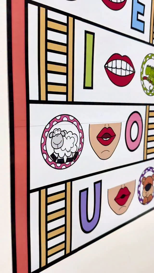 💖 Painel Casa das Vogais 💖

🤩 Painel Vogais para trabalhar o tema com crianças da Educação Infantil.

✨ Material ilustrado com figuras que iniciam com cada vogal, e também com as boquinhas fonoarticulatórias representando o som de cada vogal.

📏 Medidas do painel montado: 1,2m de altura e 52cm de largura.

🖨️ O arquivo vai em PDF, pronto para impressão.

💰R$5,00

🛍️ Para adquirir comente “eu quero”, chame no direct ou acesse a loja na bio.
.
.
.
#prof #professor #professora #pedagoga #pedagogo #pedagogia #profporamor #profcriativa #educacao #educacaoinfantil #ensino #ensinofundamental