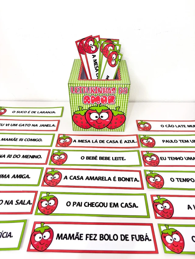 🍓 Leiturinhas do Amor - Frases 🍓

🥰 Leiturinhas do Amor agora em uma versão ainda mais encantadora: com 48 fichas de frases curtas, simples e cheias de significado, ideais para crianças em fase de alfabetização.

💖 Cada frase foi pensada para desenvolver a fluência leitora, ampliar a compreensão e incentivar a autonomia com leveza e afeto. Um material visual, lúdico e funcional, que pode ser usado na leitura diária, em jogos, rodas de  leitura, montagem de frases e muito mais.

🤩 Tudo isso dentro de uma caixinha temática irresistível, inspirada no Morango do Amor — perfeita para
transformar a leitura em um momento especial.

🖨️ O arquivo vai em PDF, pronto para impressão.

💰R$7,00

🛍️ Para adquirir comente “eu quero”, chame no direct ou acesse a loja na bio.
.
.
.
#prof #professor #professora #pedagoga #pedagogo #pedagogia #profporamor #profcriativa #educacao #educacaoinfantil #ensino #ensinofundamental
