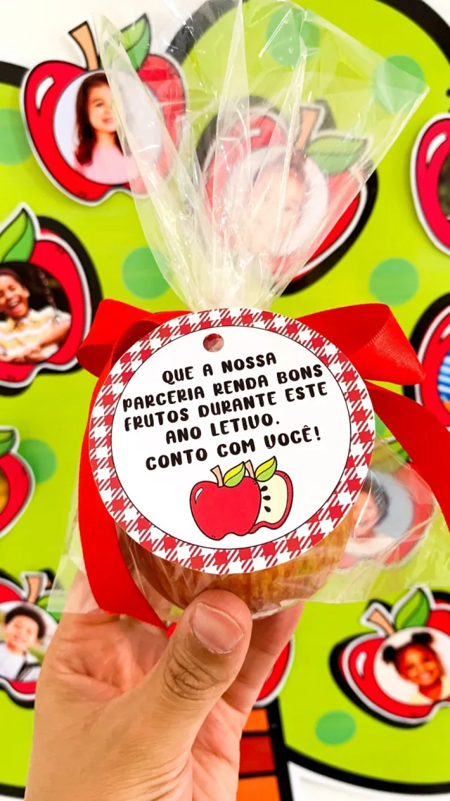 🍎 Kit Reunião de Pais - Colhendo Frutos 🍎

❤️ Kit Reunião: Colhendo Frutos para utilizar em turmas de Educação Infantil.

🤩 Material super completo e com itens editáveis para você tornar o momento da reunião muito mais envolvente e acolhedor.

✨ O kit inclui:
* Painel decorativo ampliado
* Lista de presença
* Lista de pauta da reunião
* Bracelete com lembrete da reunião
* Tag para lembrancinha, maçã
* Maçã editável para você adicionar a foto da criança.

🖨️ O arquivo vai em PDF, pronto para impressão.

💰R$8,00

🛍️ Para adquirir comente “eu quero”, chame no direct ou acesse a loja na bio.
.
.
.
#prof #professor #professora #pedagoga #pedagogo #pedagogia #profporamor #profcriativa #educacao #educacaoinfantil #ensino #ensinofundamental