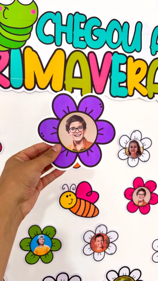 🌸 Painel com Foto Primavera 🌸

💖 Um painel encantador que transforma os corredores da escola em um verdadeiro canteiro de flores. 

📸 Com as fotos dos alunos, ele se torna ainda mais especial, trazendo cor, alegria e afeto para o ambiente escolar.

📏 O painel mede aproximadamente 1,00 x 1,35 e acompanha tutorial de edição. 

✨ Como brinde, você recebe uma moldura para foto e uma coroa nas versões colorida e para colorir.

🖨️ O arquivo vai em PDF, pronto para impressão.

💰R$7,00

🛍️ Para adquirir comente “eu quero”, chame no direct ou acesse a loja na bio.
.
.
.
#prof #professor #professora #pedagoga #pedagogo #pedagogia #profporamor #profcriativa #educacao #educacaoinfantil #ensino #ensinofundamental