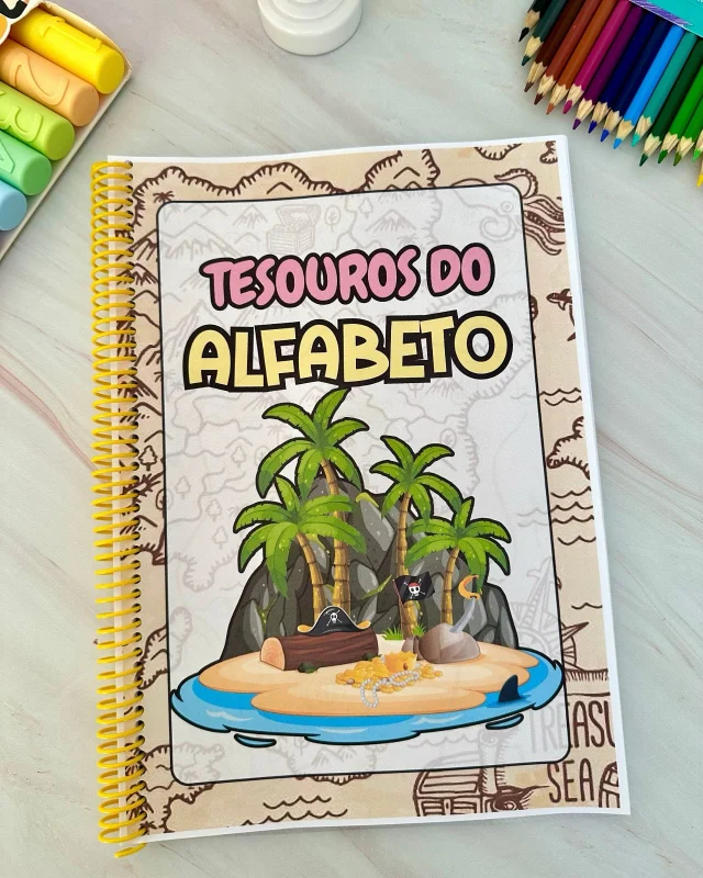 💖 Apostila Tesouros do Alfabeto 💖

✨ Apostila Tesouros do Alfabeto para trabalhar as letras do Alfabeto com crianças da Educação
Infantil e das séries iniciais do Ensino Fundamental.

✏️ Arquivo com mais de 50 páginas de atividades para colorir. 

✅ Proposta diversificada de trabalhar os conteúdos abaixo:
- Conhecimento das letras
- Figuras que iniciam com cada letrado Alfabeto
- Formato da letra
- Pintura
- Desenho
- Consciência fonêmica

🖨️ O arquivo vai em PDF, pronto para impressão.

💰R$8,00

🛍️ Para adquirir comente “eu quero”, chame no direct ou acesse a loja na bio.
.
.
.
#prof #professor #professora #pedagoga #pedagogo #pedagogia #profporamor #profcriativa #educacao #educacaoinfantil #ensino #ensinofundamental