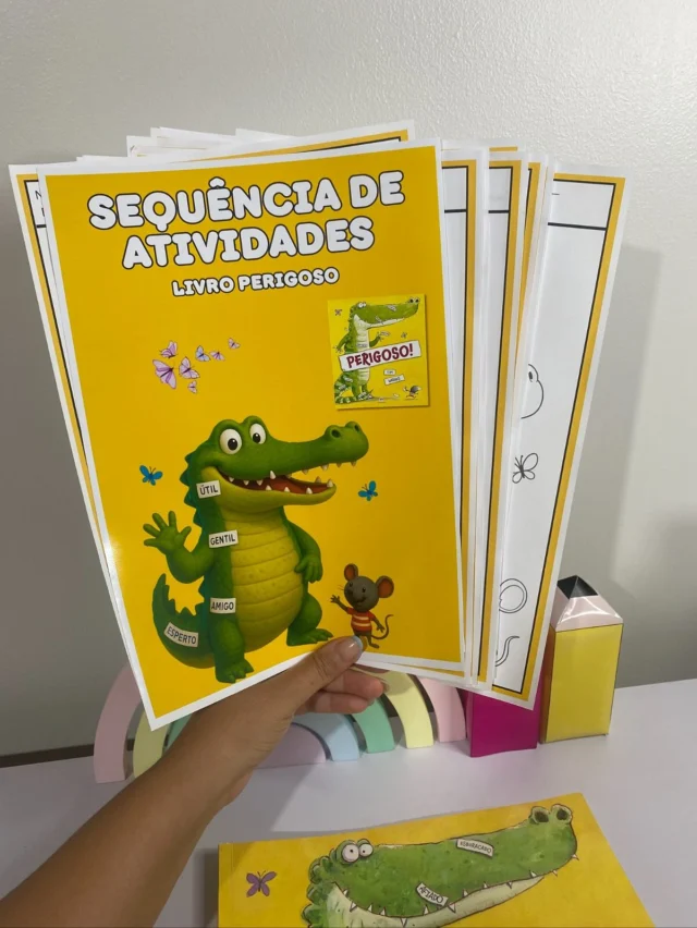 🐊 Atividade Livro “Perigoso” 🐊

💖 Material perfeito para trabalhar com as crianças valores como amizade e o poder das palavras. 

✨ São atividades prontas para você aplicar com a turma, explorando:
✅ Interpretação do texto
✅ Ampliação de vocabulário
✅ Produção de frases
✅ Raciocínio lógico
✅ Escrita criativa

🥰 Um material diferenciado que vai tornar suas aulas de português ainda mais significativas e envolventes.

🖨️ O arquivo vai em PDF, pronto para impressão.

💰R$7,00

🛍️ Para adquirir comente “eu quero”, chame no direct ou acesse a loja na bio.
.
.
.
#prof #professor #professora #pedagoga #pedagogo #pedagogia #profporamor #profcriativa #educacao #educacaoinfantil #ensino #ensinofundamental